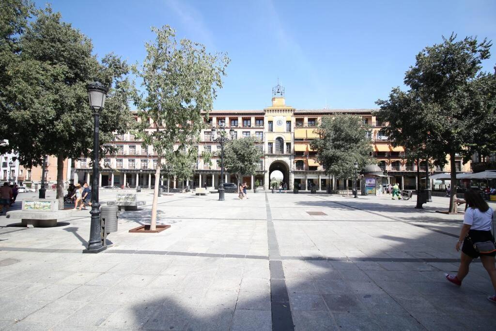Pluma Y Espada * Toledo